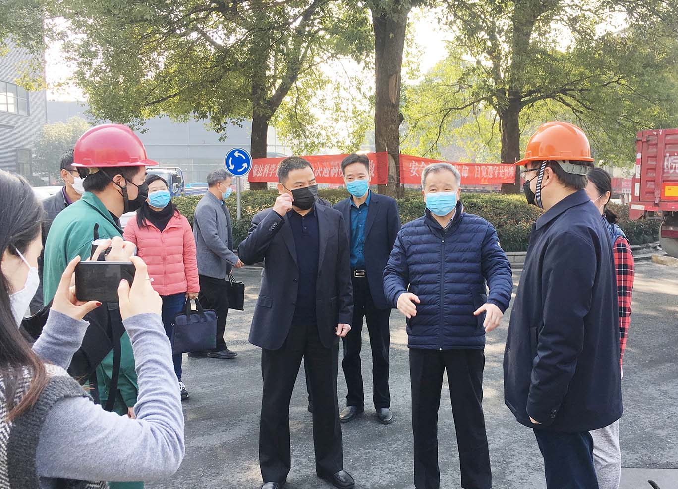 領導在聽取匯報00002.jpg